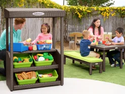 Outdoor Pretend & Play Market