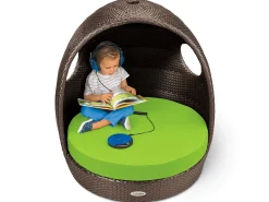 Outdoor Privacy Nook